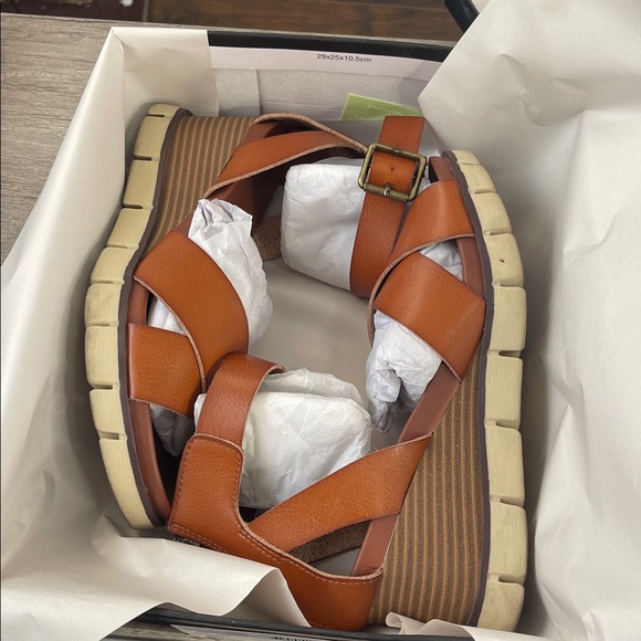 MIA Lauri Cog Wedge Sandals Brown Vegan Leather Size 7.5 Original Box - Picture 10 of 11